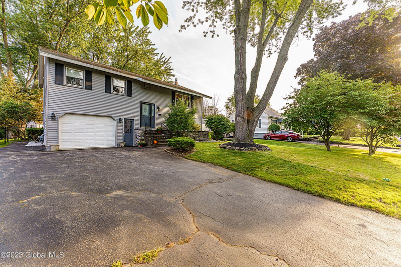2nd image of 9 Lincoln Drive