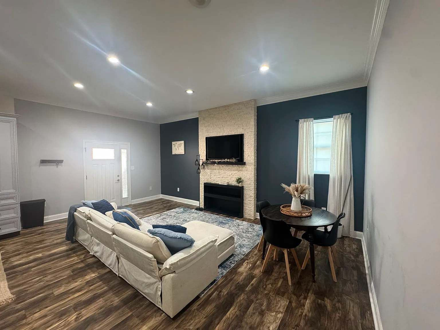 1 bed, 800 sqft, $2,100 — Photo 4