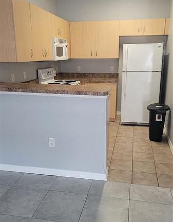4th image of 325 Port Pleasant Dr