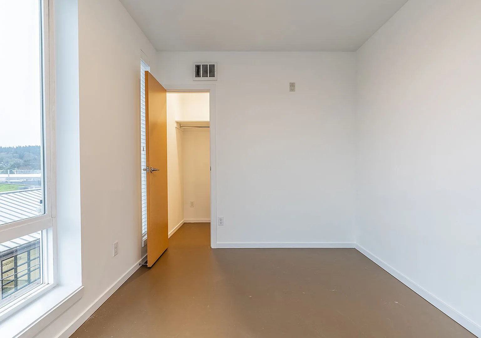 Cozy & Modern Studios Set in the Heart of the Historic Ballard Neighborhood — Photo 1