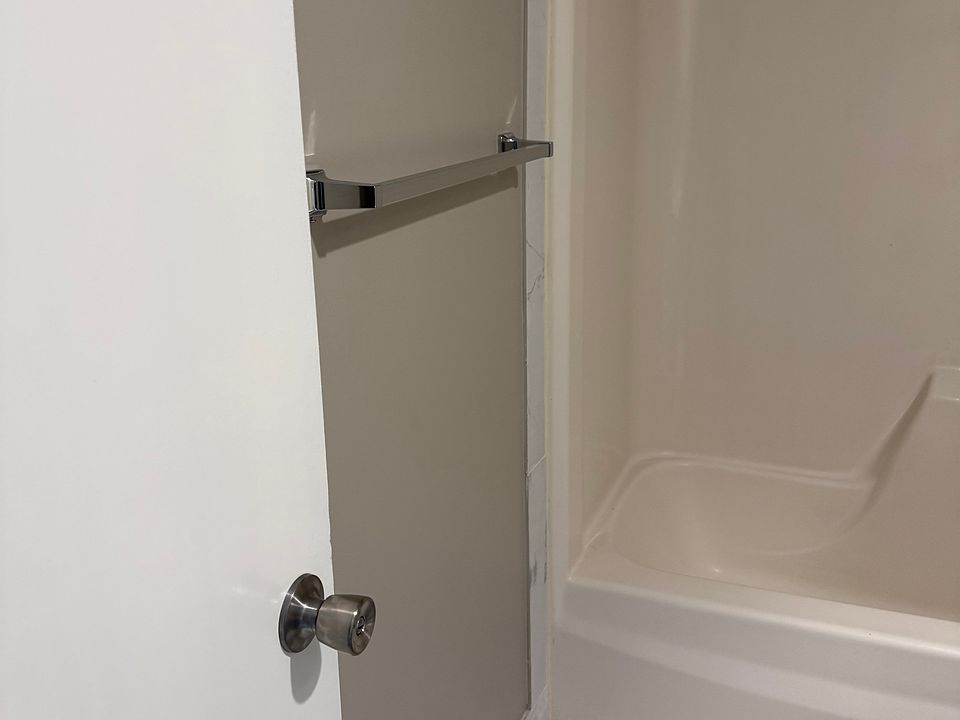 1st image of 1733 W Prairie St #1733