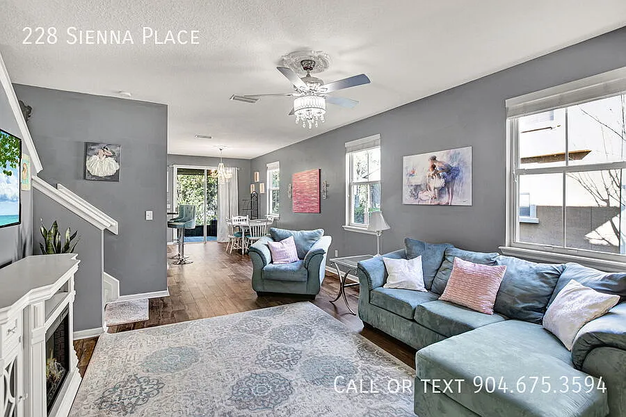 Charming 3-Bedroom End-Unit Townhome in Tuscany Village — Photo 4