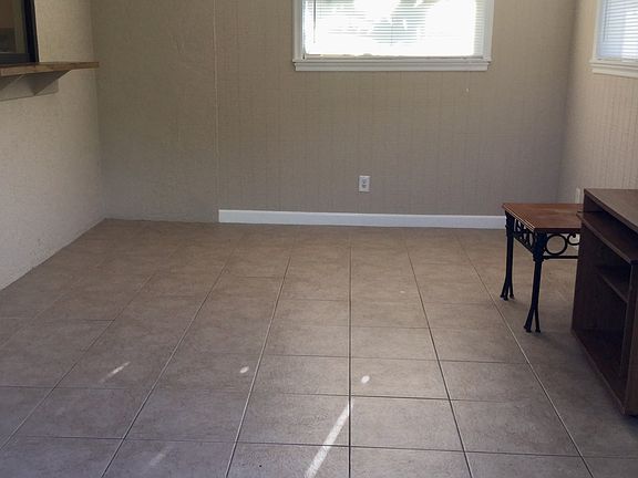 5th image of 10472 Vanessa Ave