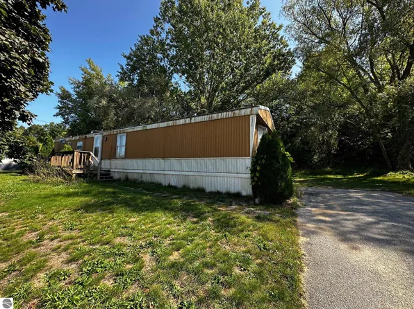 1610 Keystone Hills Dr, Traverse City, MI 49696