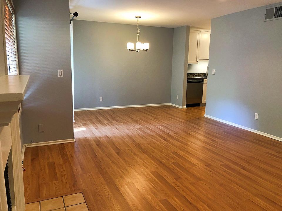 1st image of 22127 Burbank Blvd