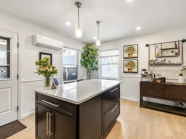 364 E 8th St, South Boston, MA 02127