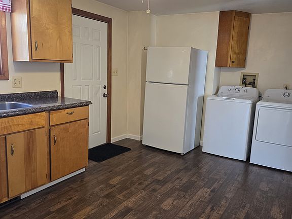 2nd image of 217 W Ellis St Floor 1
