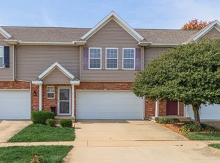 3 Oak Park Rd, Bloomington, IL 61701