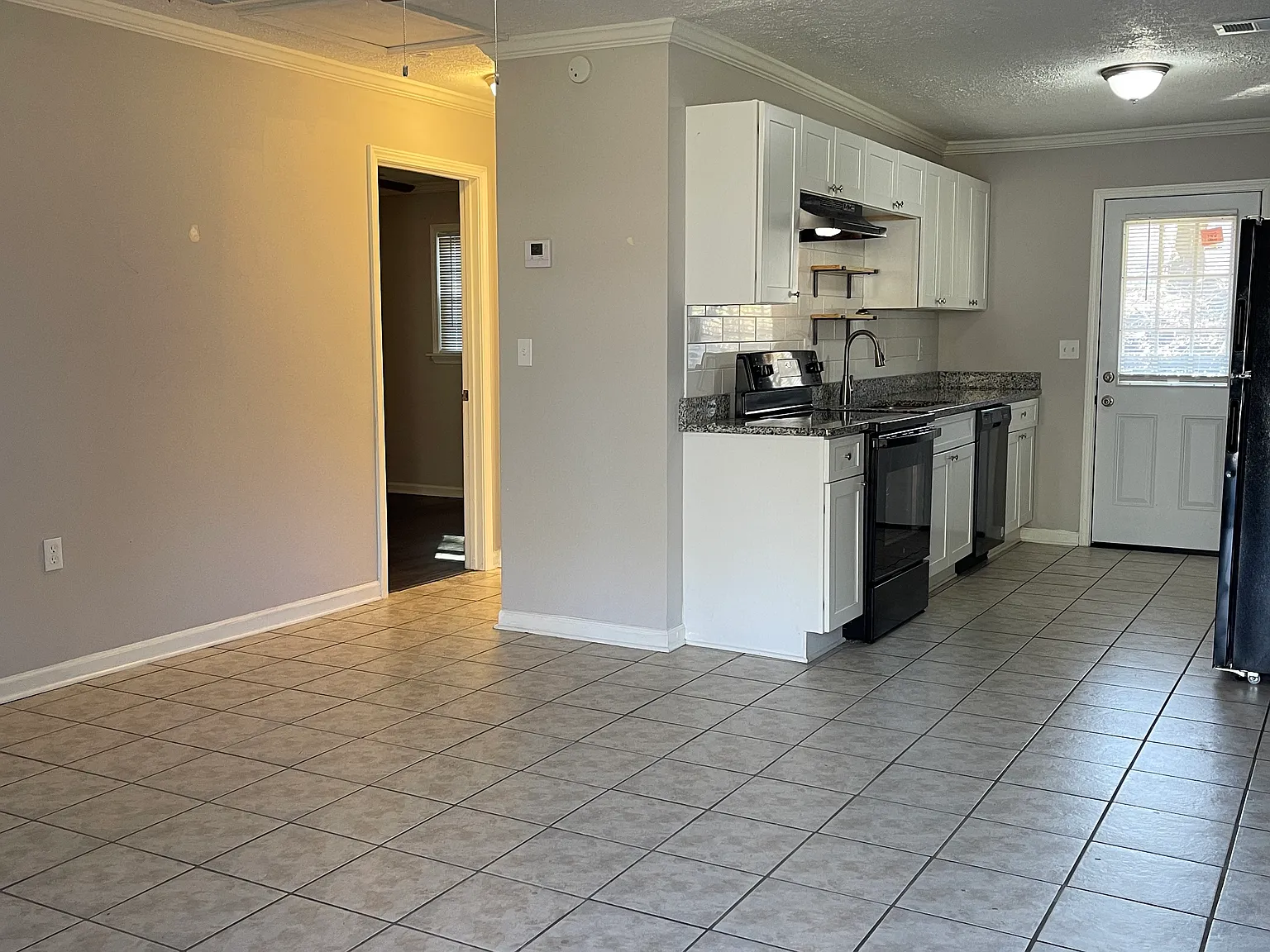 1 bed, 700 sqft, $875 — Photo 1