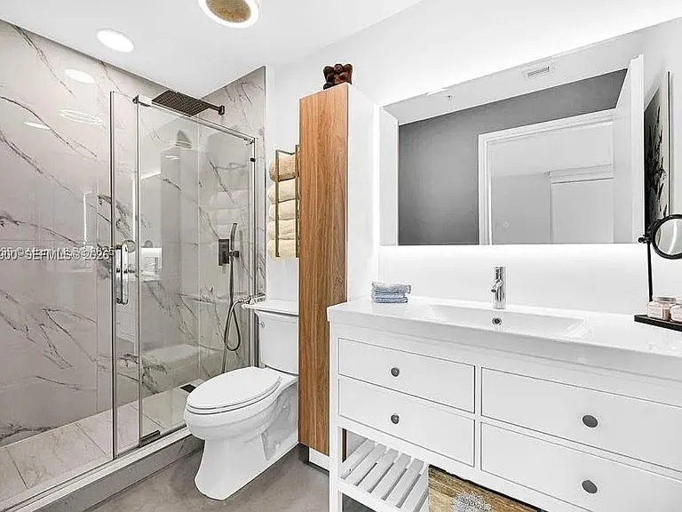 300 S Biscayne Blvd #L-1232 — Photo 15