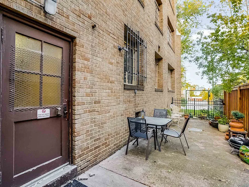 Building Photo 3