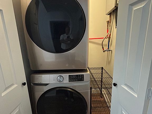 4th image of 7706 Warwick Ave