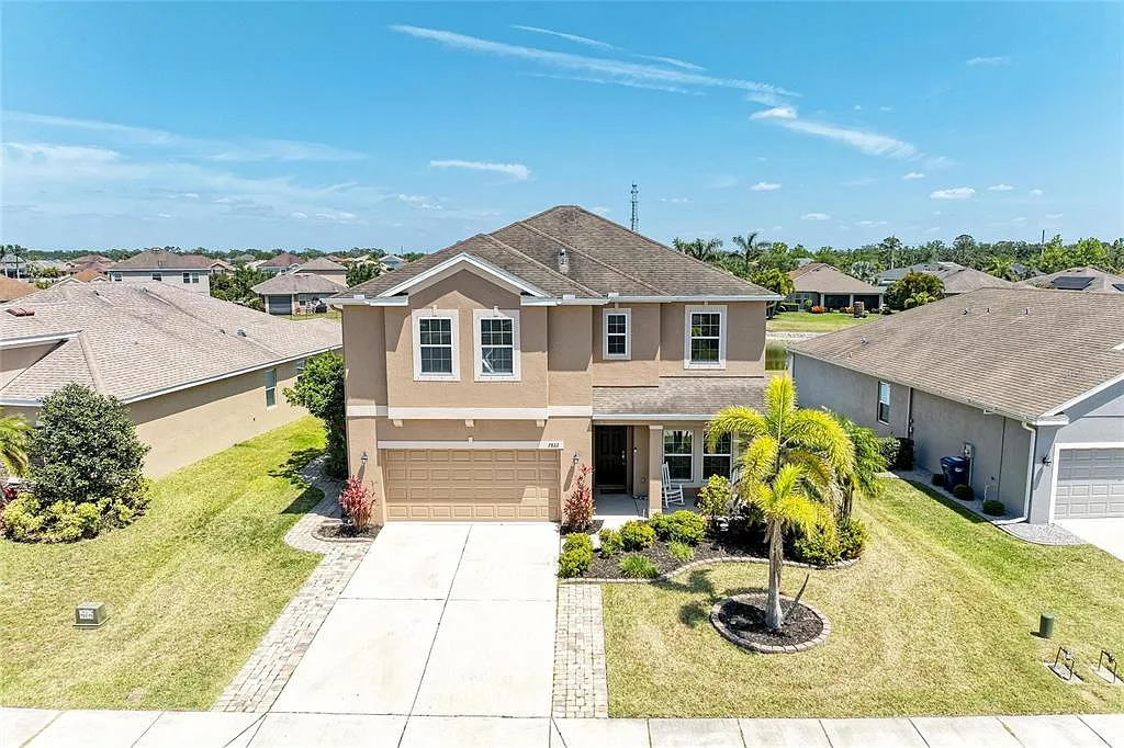 4 bed, 3.0 bath, 2610 sqft, $3,200 — Photo 2