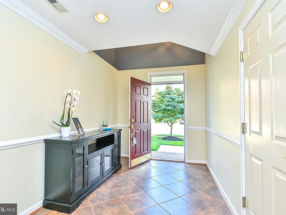 4102 Kentmere Sq, Fairfax, VA 22030 MLS VAFX2130276 Zillow