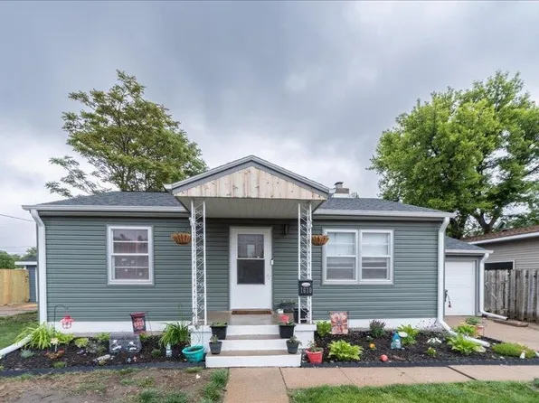 1610 Bateman St, Hastings, NE 68901