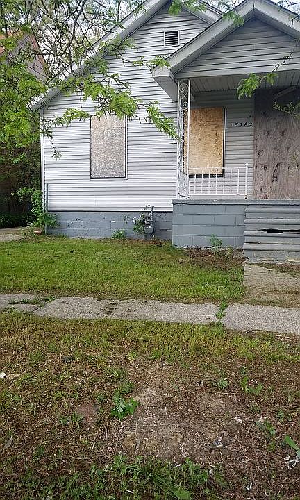 2nd image of 15762 Cruse St