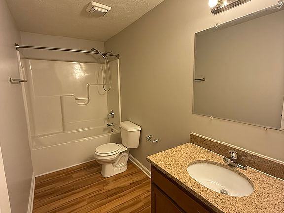 4th image of 1014 N Orris Dr