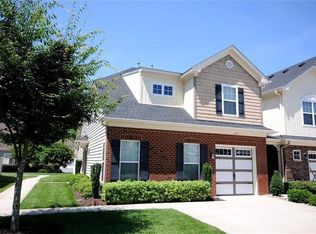 827 Harvest Green Ln, Chesapeake, VA 23320