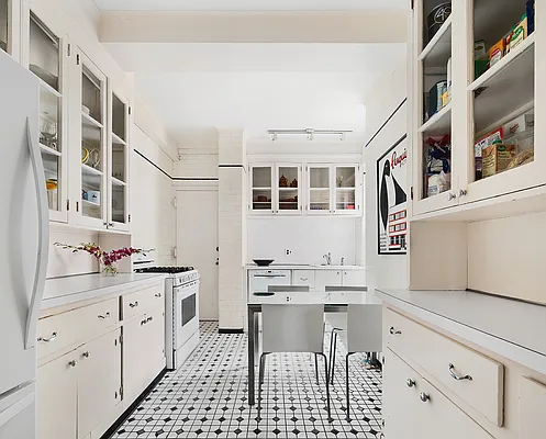 Sold by Compass | media 20