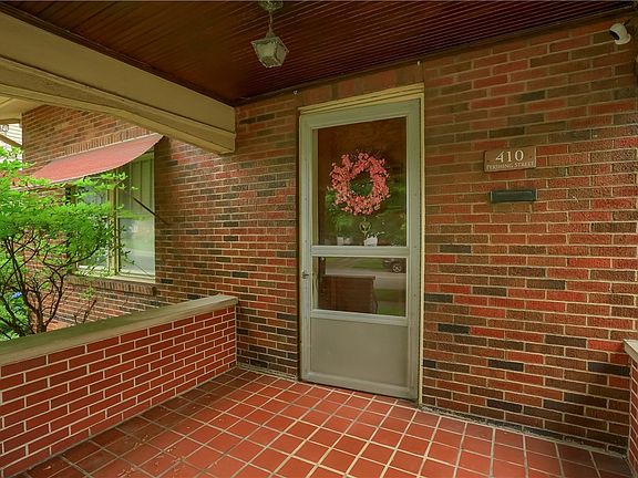 3rd image of 410 Pershing St