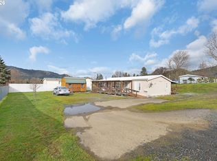 583 Suncrest St, Myrtle Creek, OR 97457