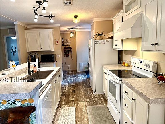 4th image of 9825 LEGUNA STREET