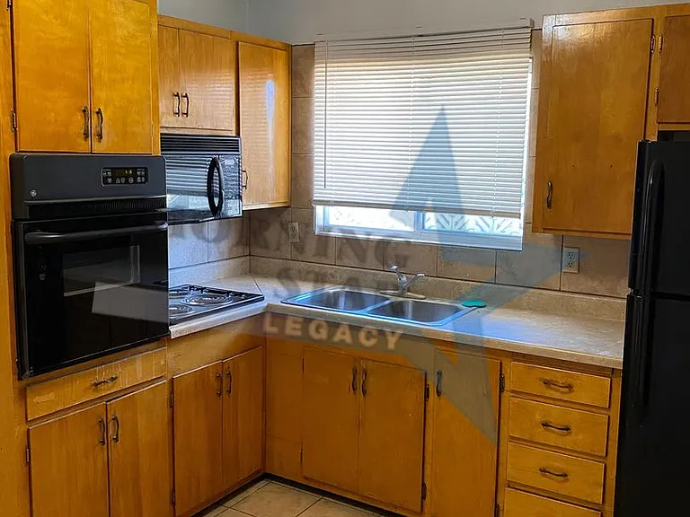 Wyoming Apts — Photo 1