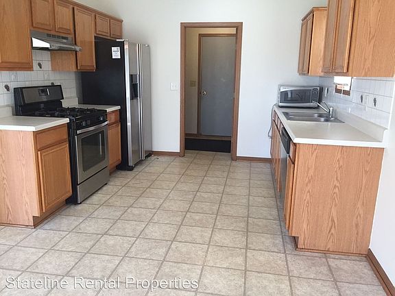 3rd image of 4430 Sunbury Dr