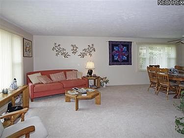 2nd image of 4689 Persimmon Ln