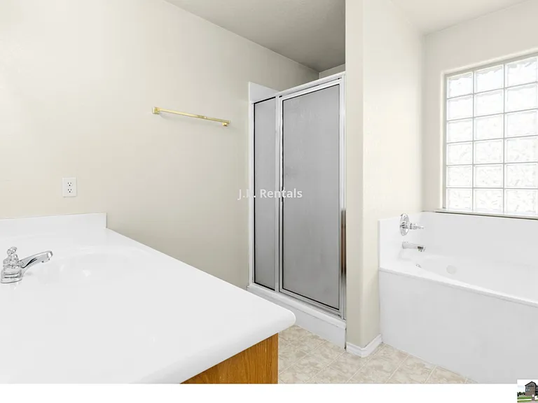 1906 Flagstaff Dr — Photo 115