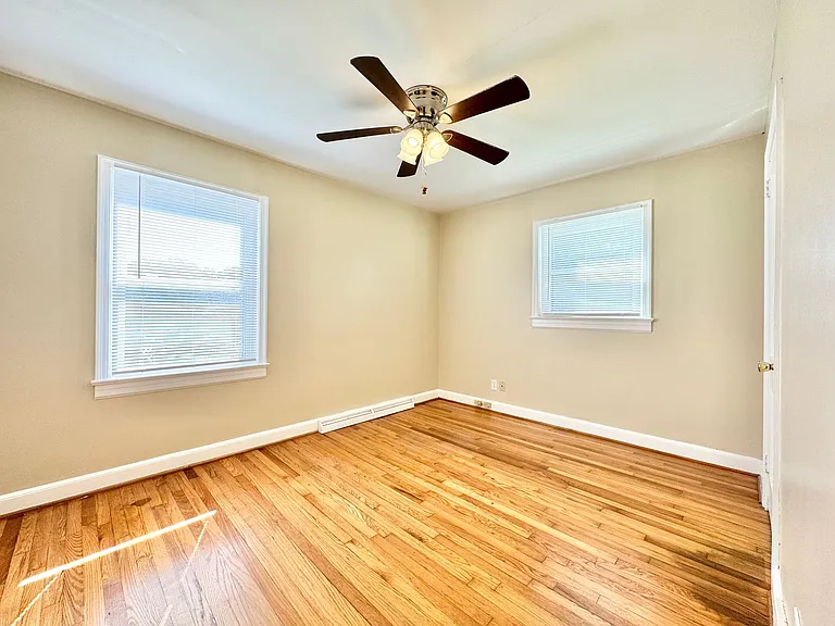 3808 Parkwood Dr — Photo 13