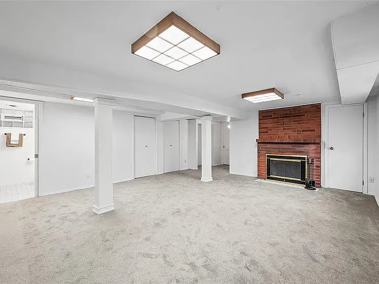 1423 Lakeside Dr — Photo 19