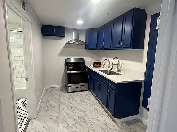5th image of 1072 Laguna Ave #0