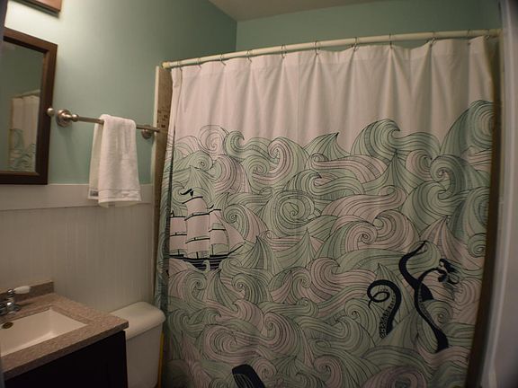 3rd image of 1365 Lamont Ave NW
