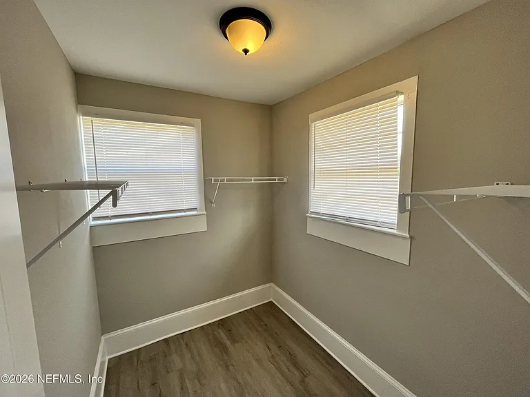 2105 Gilmore St — Photo 10