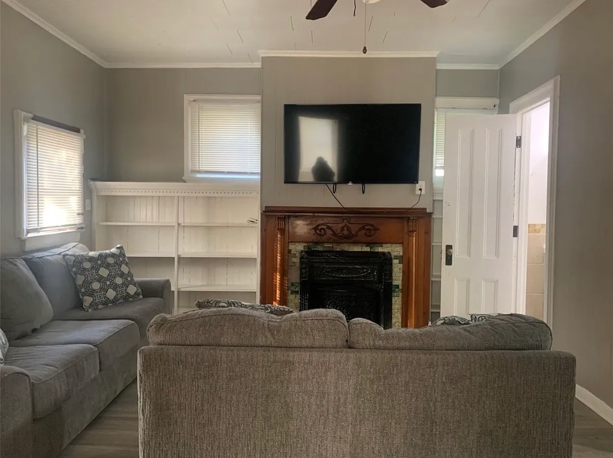 6 bed, 2339 sqft, $5,100 — Photo 4