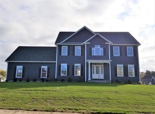 40 Flynn Meadow Rd, Westfield, MA 01085