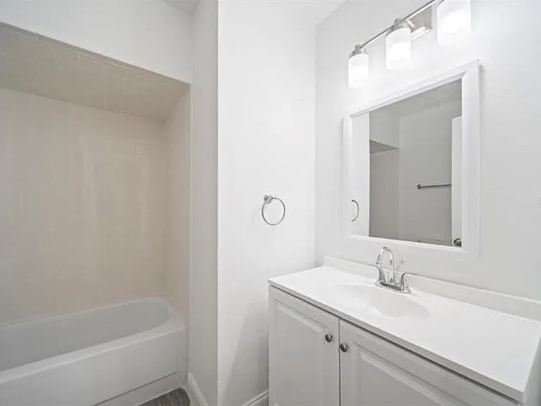 7013 Salinas Ct — Photo 8