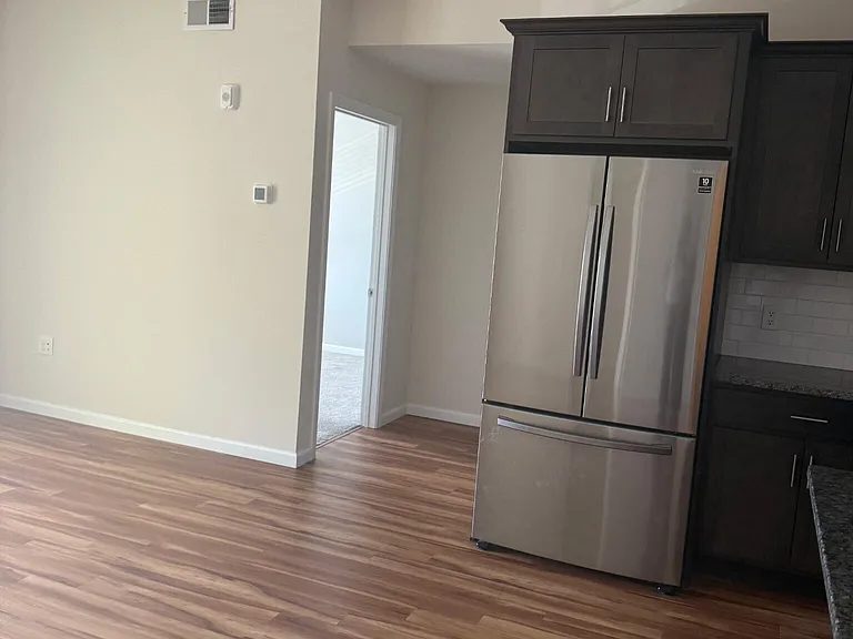 301 Main St #28 — Photo 3