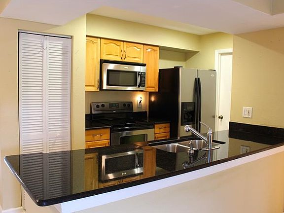 4th image of 3016 Parkway Blvd APT 108