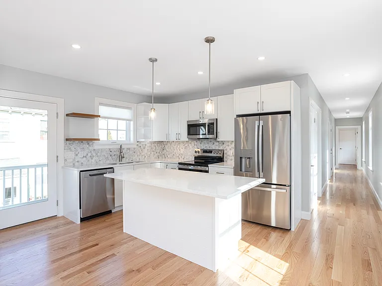 3 Vaughan Ave — Photo 6