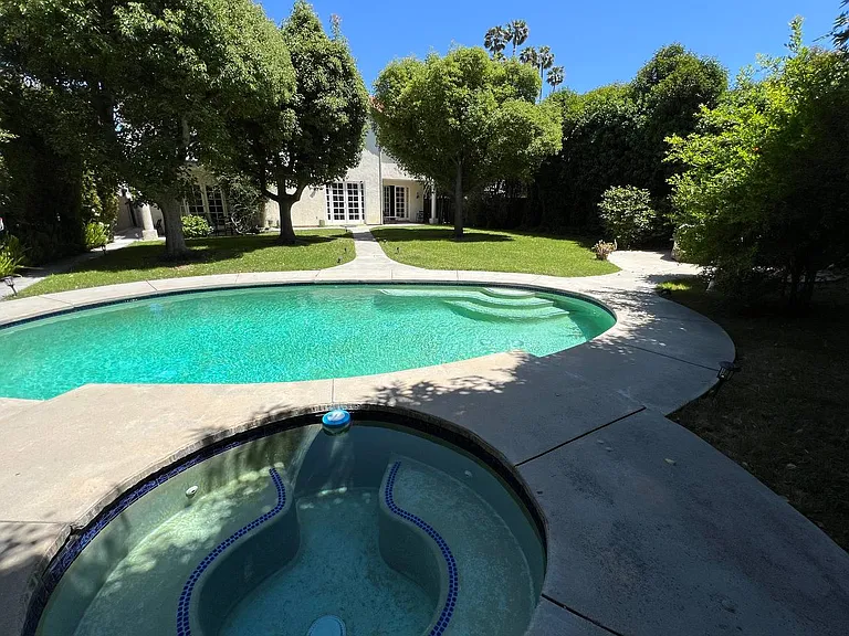 4751 Haskell Ave — Photo 12