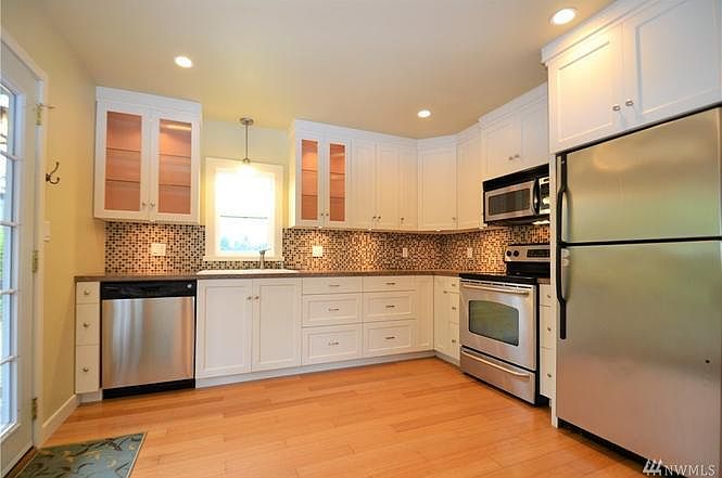 Updated kitchen with plenty of cabinet space
