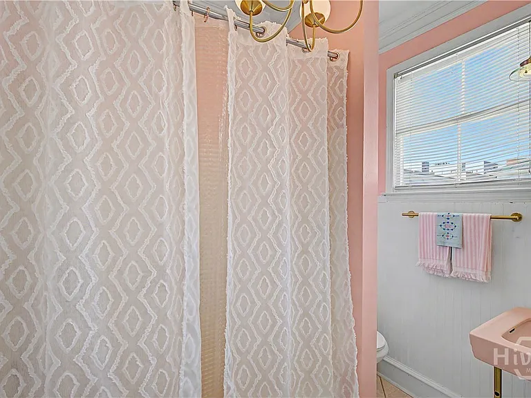 1410 Jefferson St — Photo 36