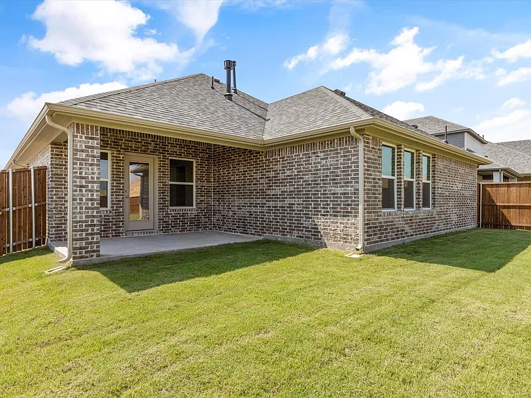 324 Amenduni Ln — Photo 28