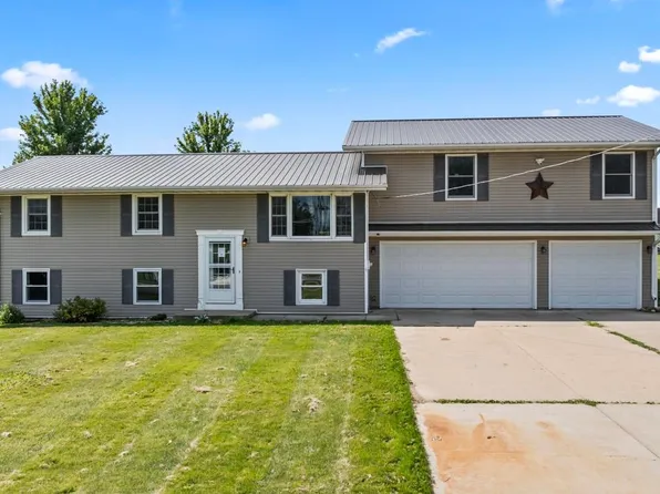 101 W Walgren Rd, Pearl City, IL 61062