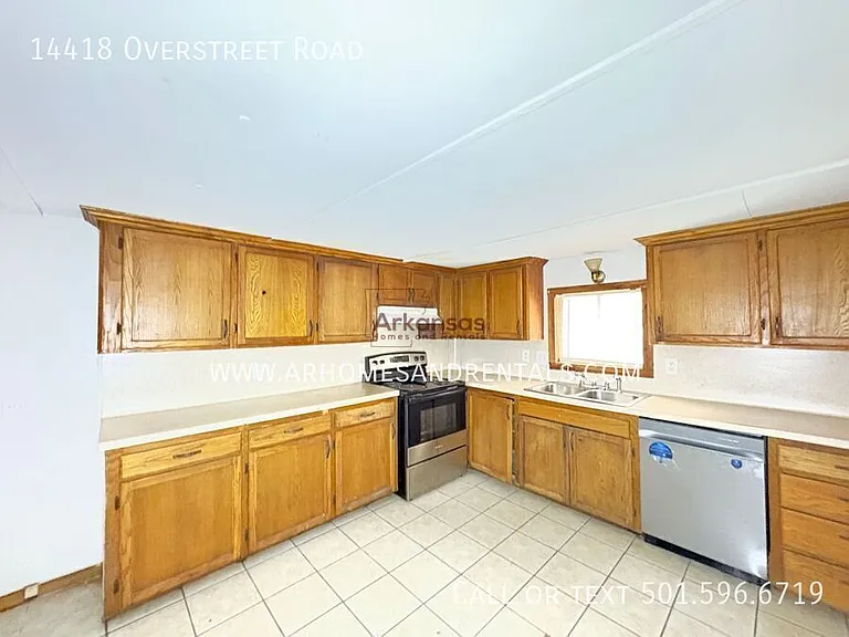 14418 Overstreet Rd — Photo 5