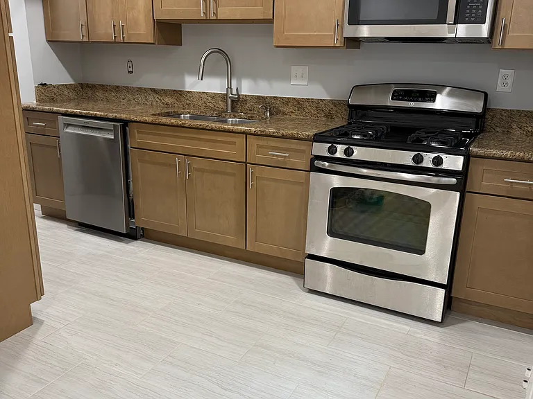 8238 Imperial Dr #5 — Photo 9