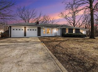 960 Glengera St, Peculiar, MO 64078