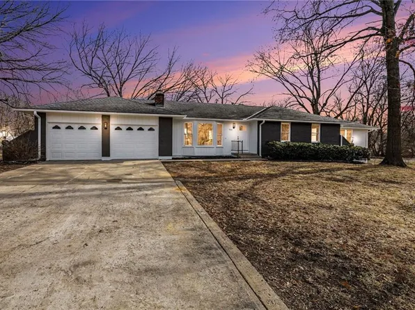 960 Glengera St, Peculiar, MO 64078